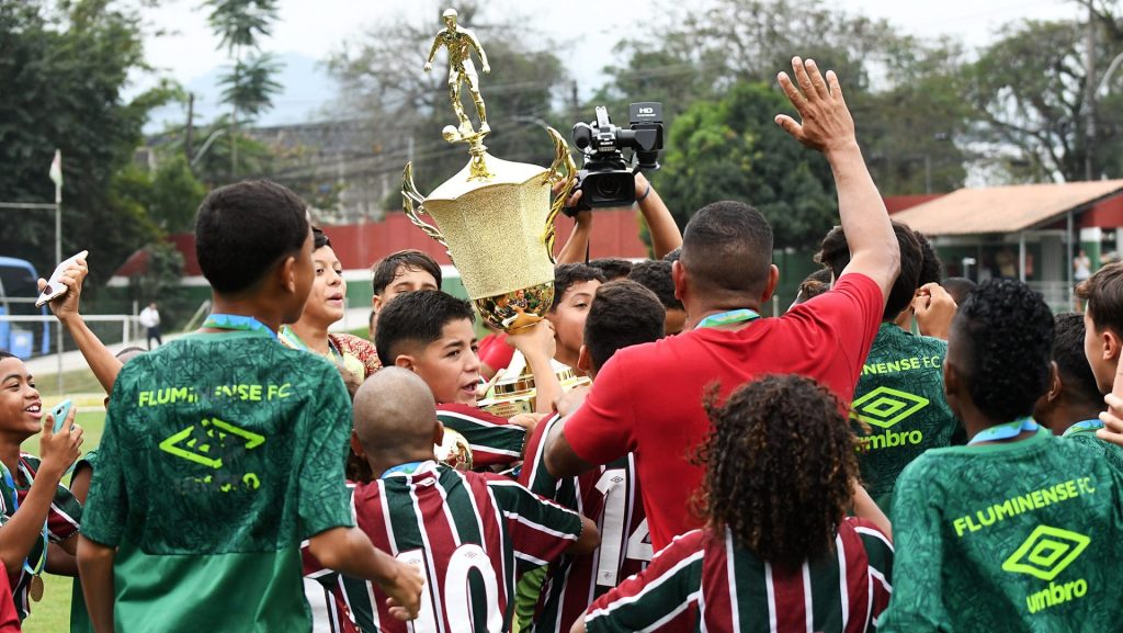 Fluminense base